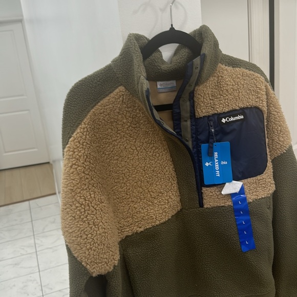 Brand new Columbia coat warm and cozy - Picture 4 of 6